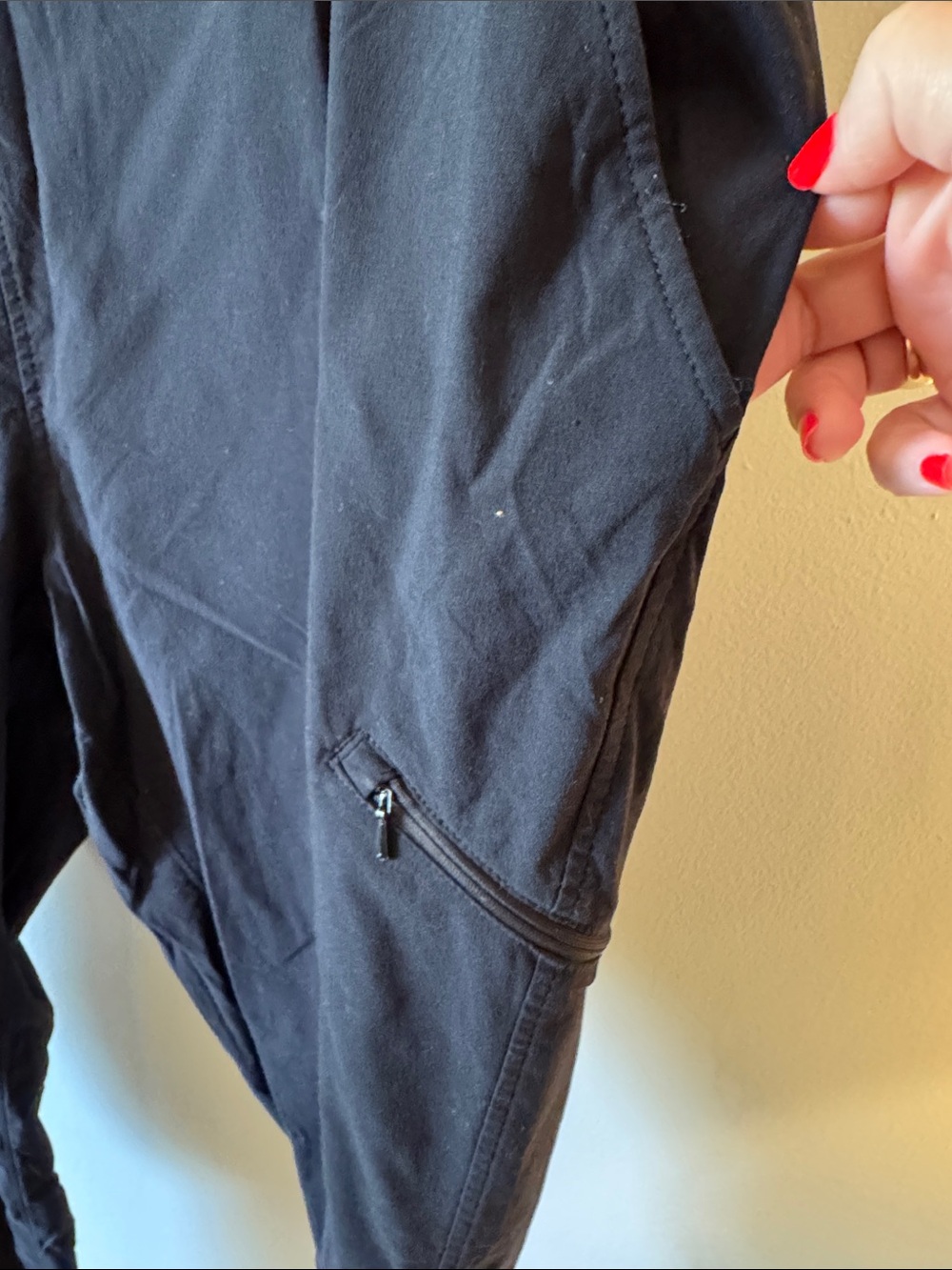 Mountain Hardwear Women's Black Ankle Performance Pants - Picture 4 of 8